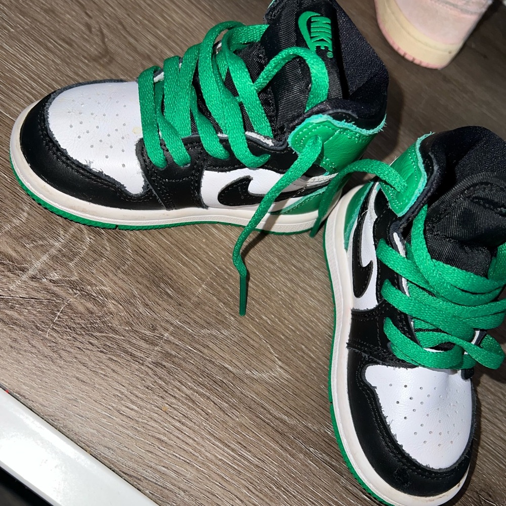 Toddler Jordan 1s 6c